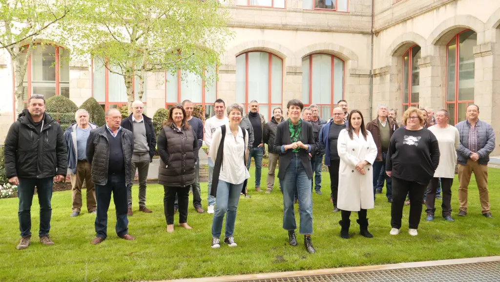 Ana Pont&oacute;n canda parte dos participantes nas xornadas sobre o rural organizadas polo BNG. (Foto: N&oacute;s Diario)
