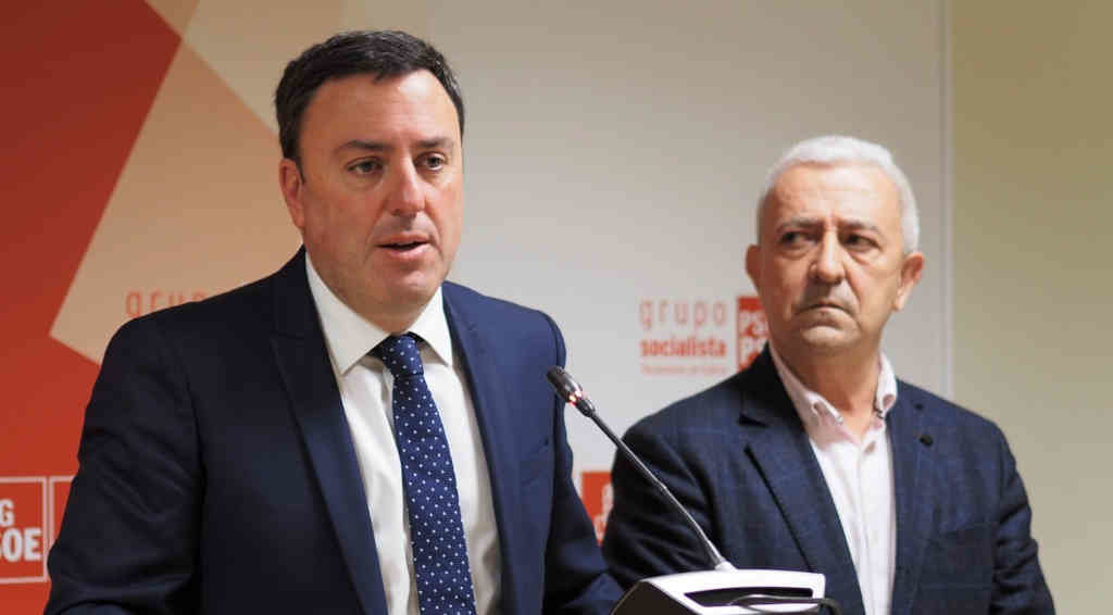 O secretario xeral del PSdeG, Valentín González Formoso, e o portavoz do grupo socialista no Parlamento da Galiza, Luis Álvarez. (Foto: Nós Diario)
