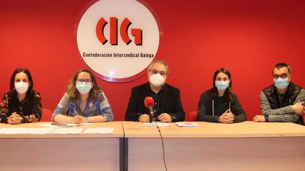 Representantes de CIG-Sa&uacute;de na rolda de prensa de onte (Foto: N&oacute;s Diario).
