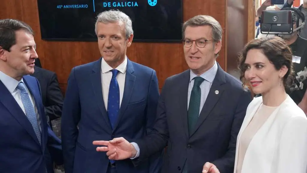 Feixoo, xunto a Rueda, Ayuso e Ma&ntilde;ueco onte na toma de posesi&oacute;n do seu sucesor &aacute; fronte da Xunta (Foto: &Aacute;lvaro Ballesteros / Europa Press).