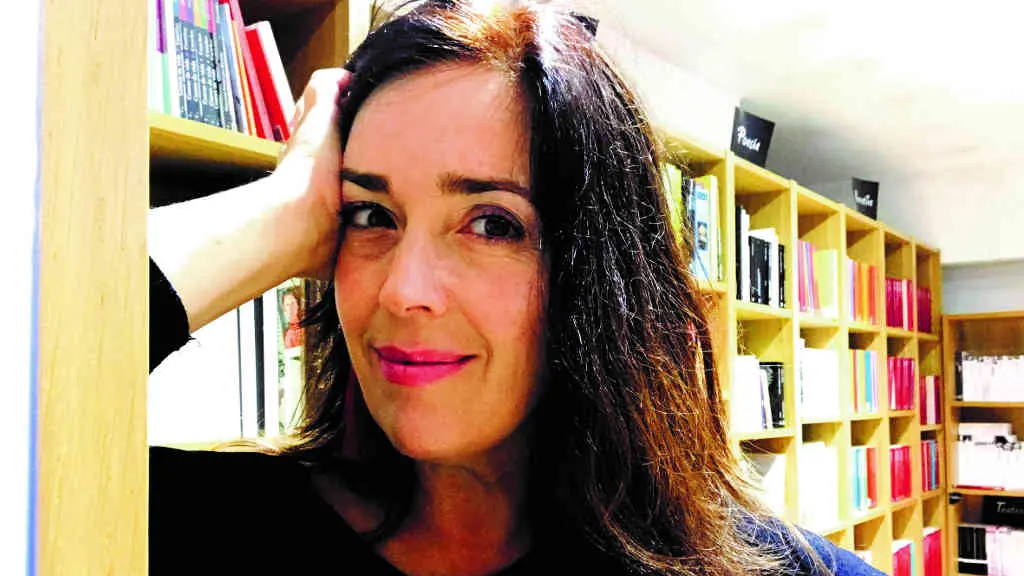A libreira Mercedes Corbill&oacute;n recibiu o galard&oacute;n da Federaci&oacute;n de Librar&iacute;as da Galiza (Foto: N&oacute;s Diario).