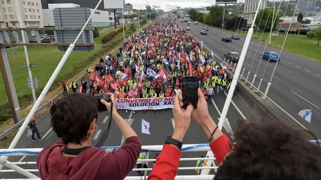 Manifestaci&oacute;n do persoal do metal na Coru&ntilde;a, o pasado 18 de maio. (Foto M. Dylan  Europa Press)