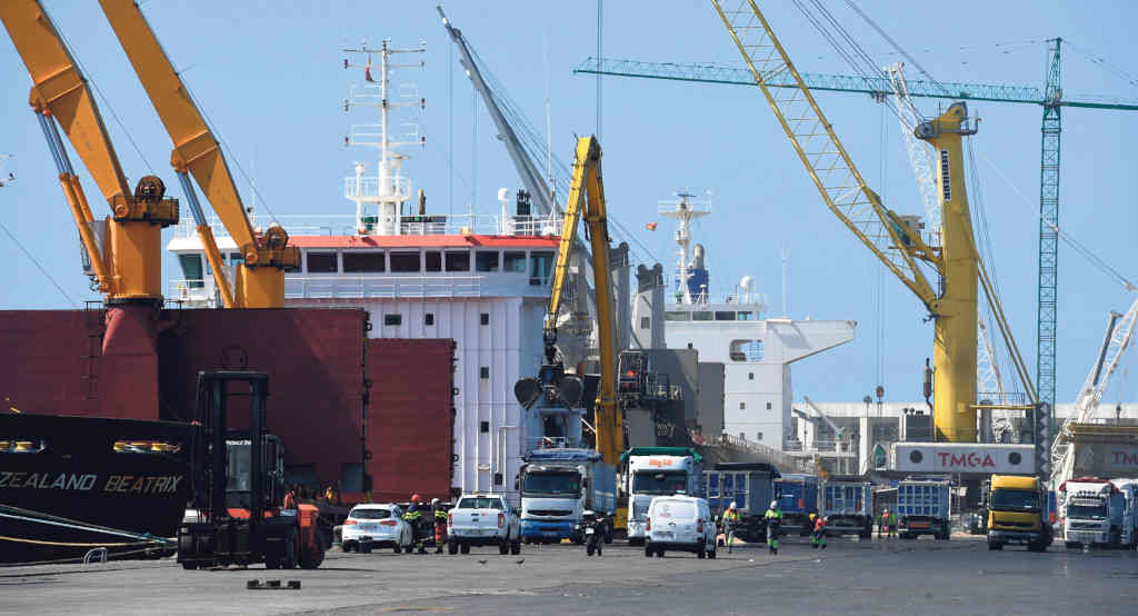 O porto exterior da Coruña é un dos puntos de entrada e saída das mercadorías que intercambia a Galiza con Alxeria. (Foto: Europa Press).
