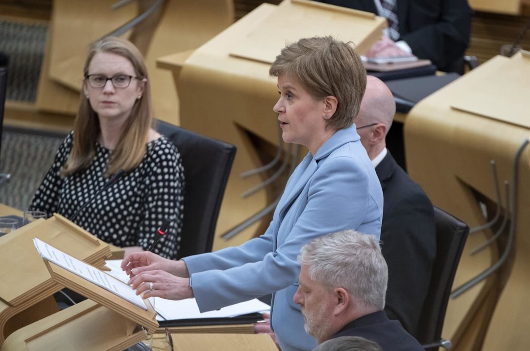 Nicola Sturgeon, ante o Parlamento escocés. (Foto: Europa Press)
