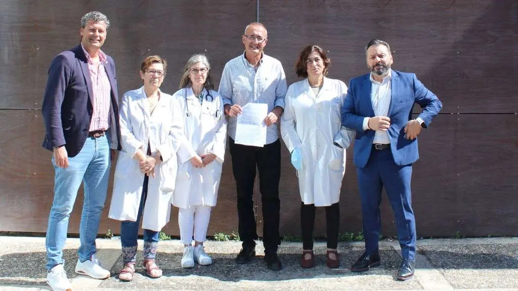 Os rexedores de Baiona, Nigr&aacute;n e Gondomar tras reunirse co persoal sanitario do Val Mi&ntilde;or.