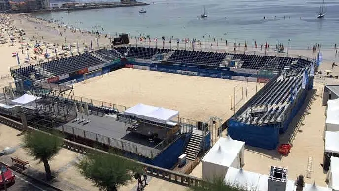 Campo de f&uacute;tbol praia (Foto: N&oacute;s Diario).