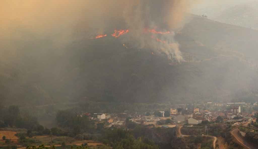 Limite dos concellos do Barco e Carballeda, por onde entrou o lume. (Foto: Europa Press)