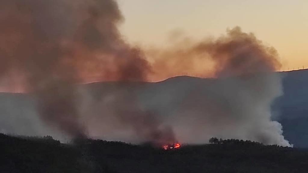 Incendio declarado esta cuarta feira no municipio. (Foto: Concello de Castrelo de Miño)