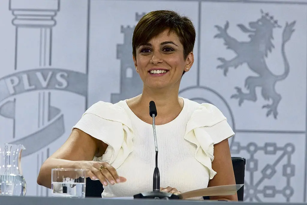 A ministra portavoz, Isabel Rodr&iacute;guez, intervindo na rolda de prensa posterior ao Consello de Ministros desta segunda feira (Foto: Jes&uacute;s Hell&iacute;n / Europa Press)