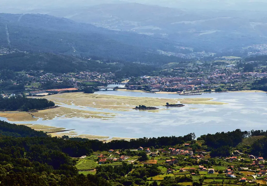 Desembocadura e esteiro do r&iacute;o Verdugo desde o Coto do Home.
