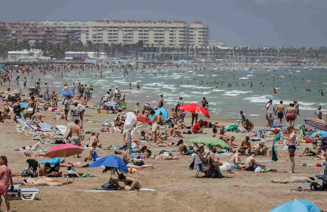 Praia da Malvarrosa (Val&egrave;ncia). (Foto: Rober Solsona / Europa Press)