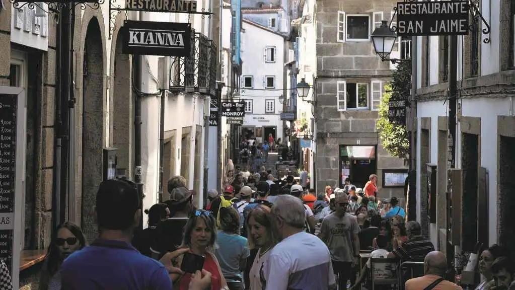 O aumento das vivendas tur&iacute;sticas tira para arriba dos prezos do aluguer. (Foto: Arxina)