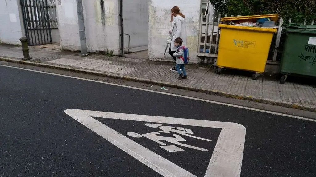 As familias asumen que o material escolar ser&aacute; este ano m&aacute;is caro. (Foto: Arxina)