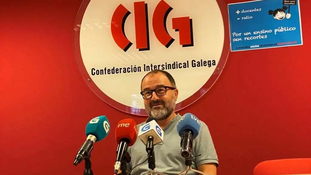 O secretario nacional da CIG-Ensino, Suso Bermello, en rolda de prensa. (Foto: Europa Press)