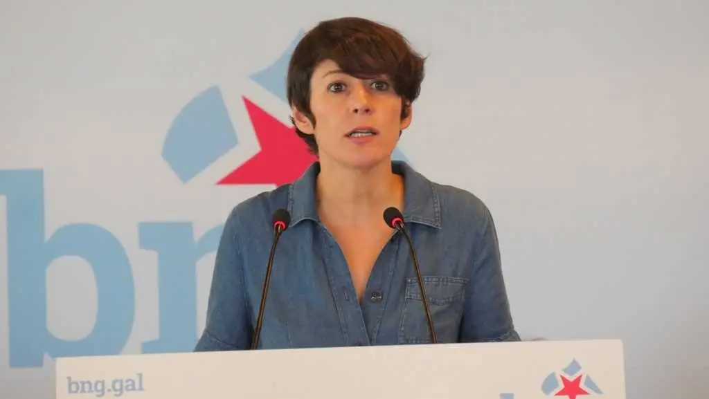 Ana Pont&oacute;n en rolda de prensa. (Foto: BNG).