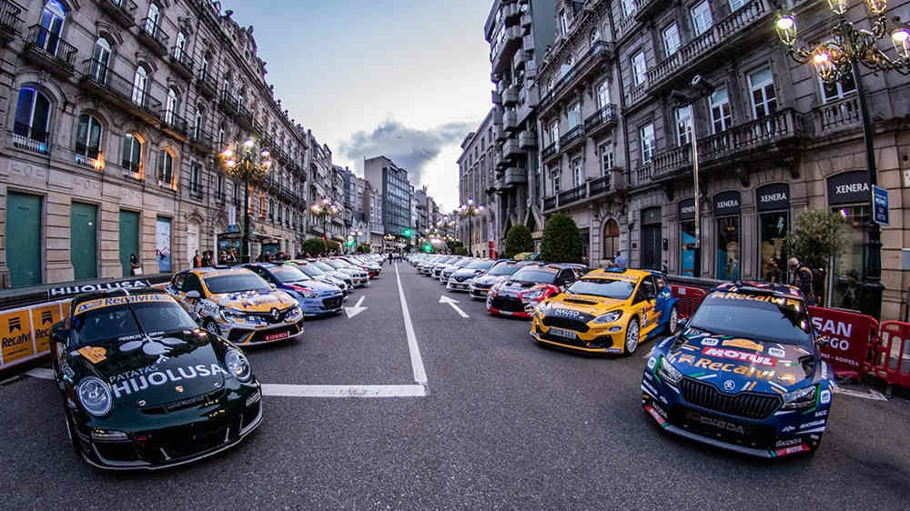 Os coches que participarán no Rally Rías Baixas en Vigo (Foto: Escudería Rías Baixas).