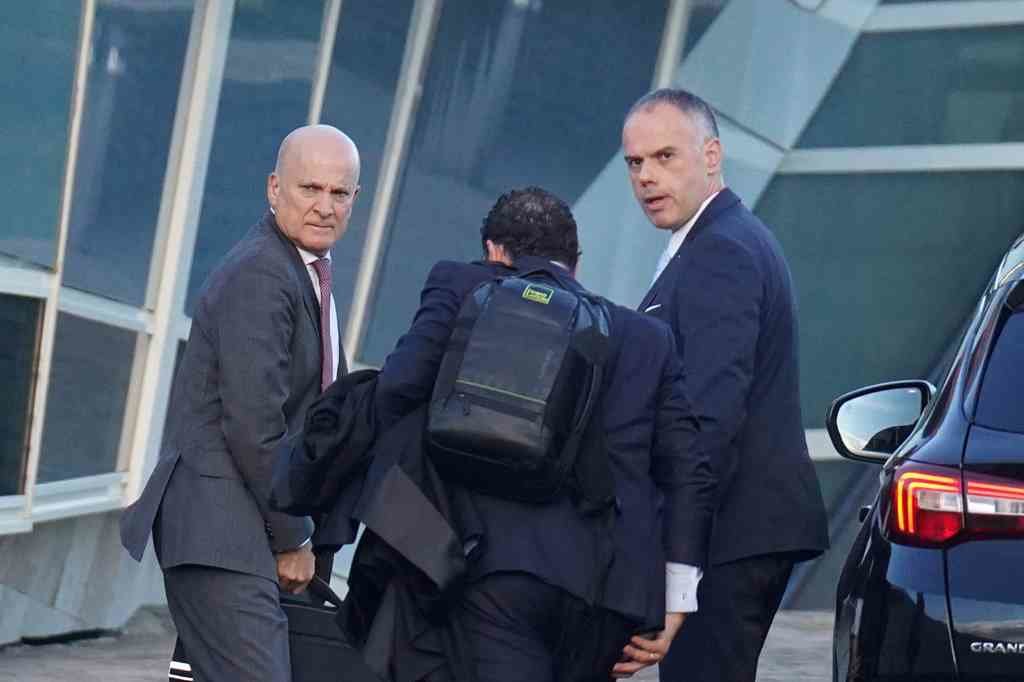 Andrés Cortabitarte e os seus avogados chegando á Cidade da Cultura para a segunda xornada polo xuízo de Angrois. (Foto: Europa Press