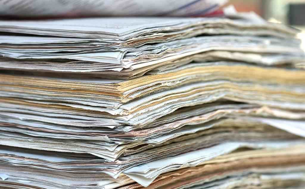 Exemplares de xornais en papel. (Foto: Nós Diario)