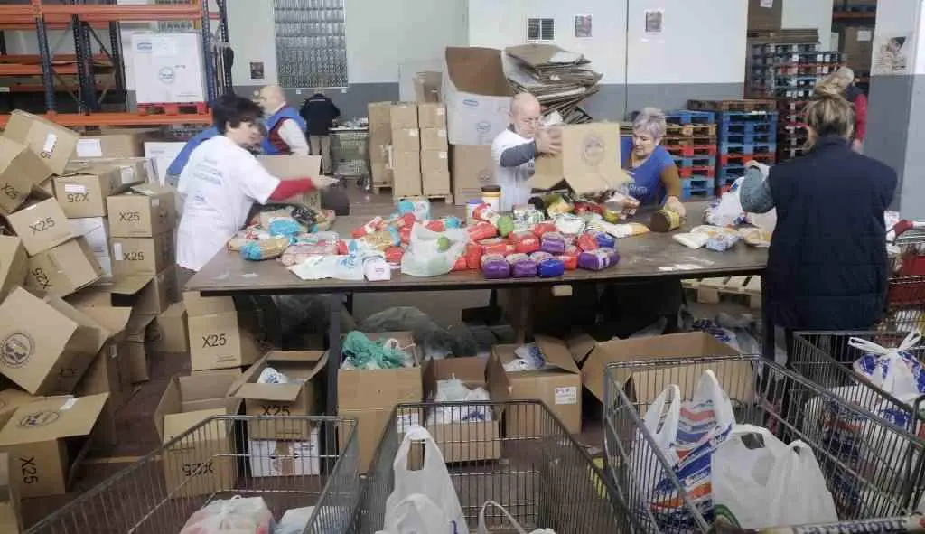 Desde o banco de alimentos de Vigo chaman a participar na gran recollida de produtos que se levar&aacute; a cabo o 25 e 26 de novembro. (Foto: Europa Press)