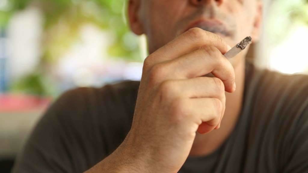 O tabaquismo sería un dos principais condicionantes do envellecemento. (Foto: Nós Diario)