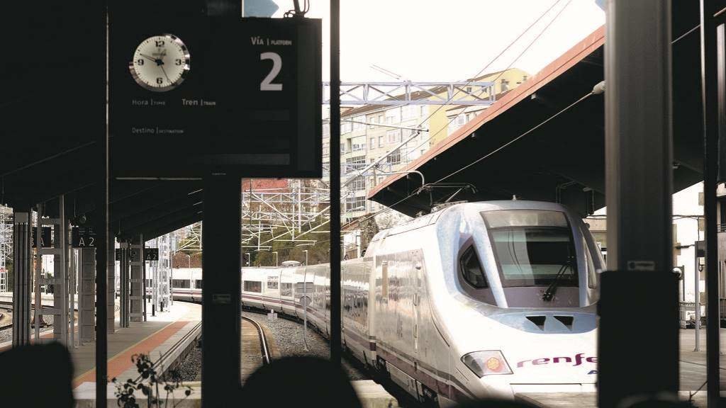 A alta velocidade ferroviaria padeceu a baixa execución orzamentaria na Galiza. (Foto: Europa Press)