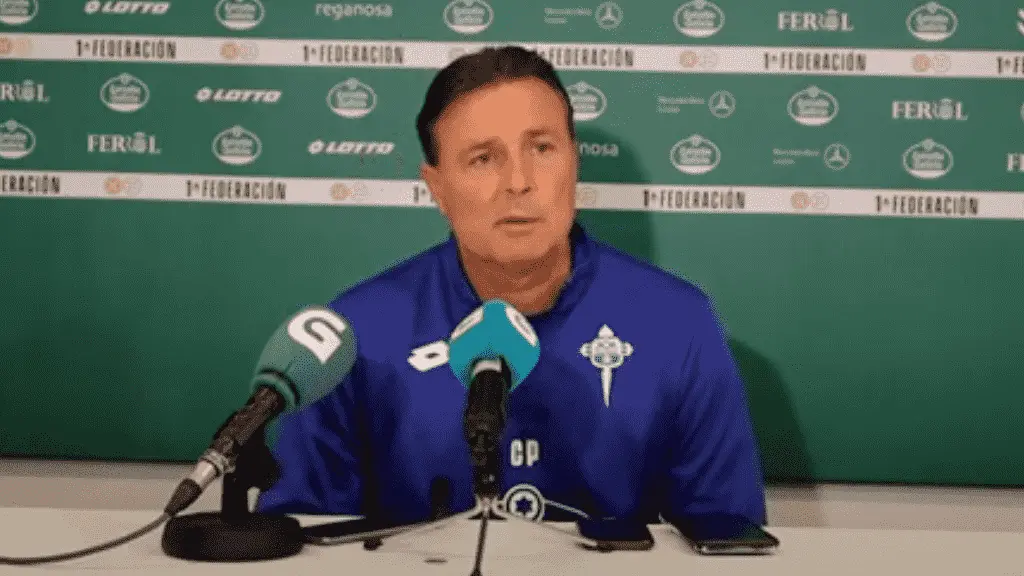 Crist&oacute;bal Parralo na rolda de prensa na Malata, en Ferrol (Foto: Racing Ferrol).