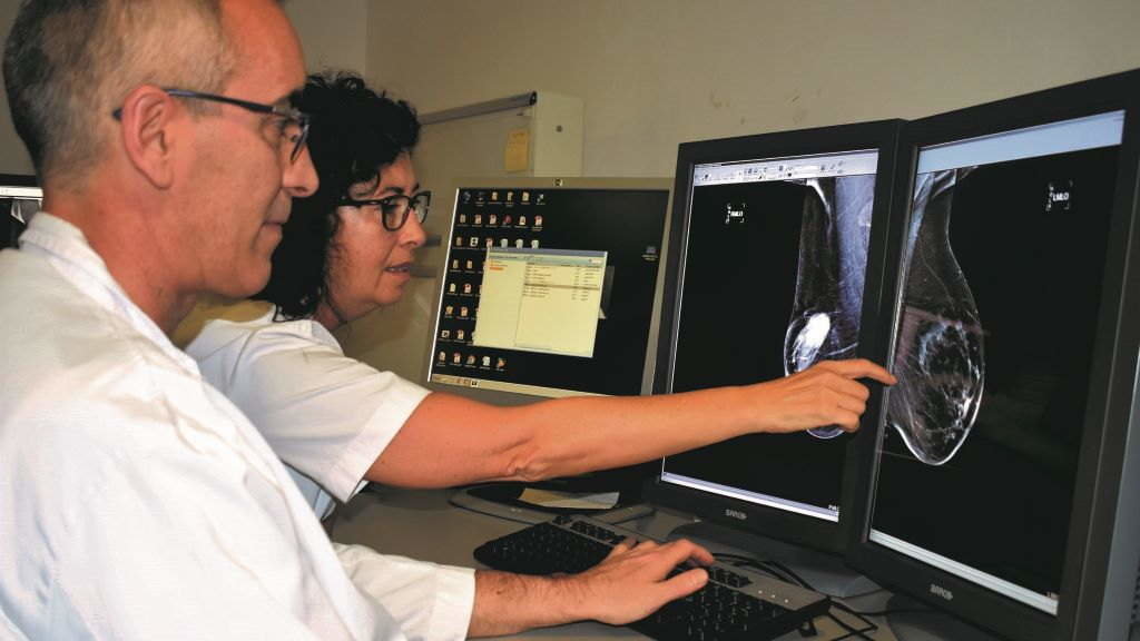 O programa galego de detección precoz do cancro de mama suma desde 1992 case tres millóns de exploracións cun 80% de participación. (Foto: Europa Press).