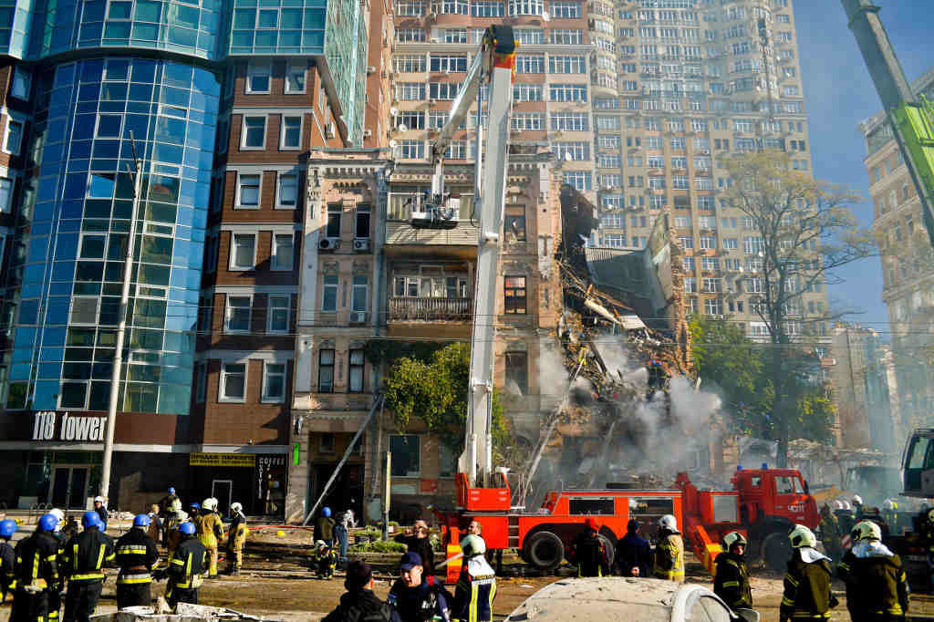 Edificio danado en Kíiv a segunda feira. (Foto: Ukrinform / dpa)