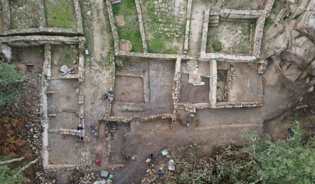 A intervención arqueolóxica, dirixida por Adolfo Fernández, ampliou as dimensión da Cibdá Armea. (Foto: Concello de Allariz)