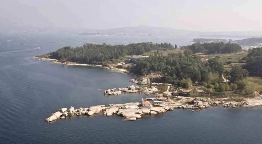 A suba do nivel do mar afectar&iacute;a diversas zonas da costa galega que presentan unha baixa altitude, como a Illa de Arousa. (Foto: Turismo.gal)