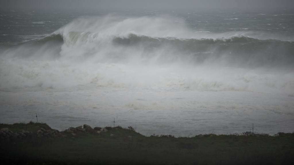 Forte ondada en Oia por mor dun temporal (Foto: Gustavo de la Paz / Europa Press)
