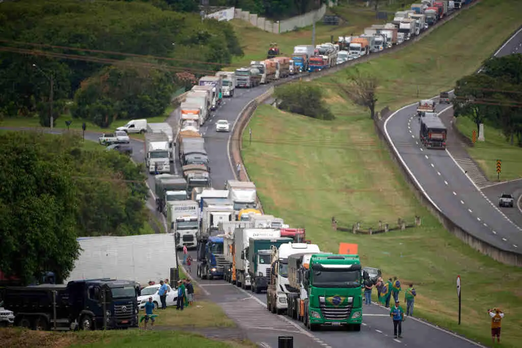 Bloqueo de estrada en Leme a segunda feira. (Foto: Igor Do Vale / ZUMA Press Wire / dpa)