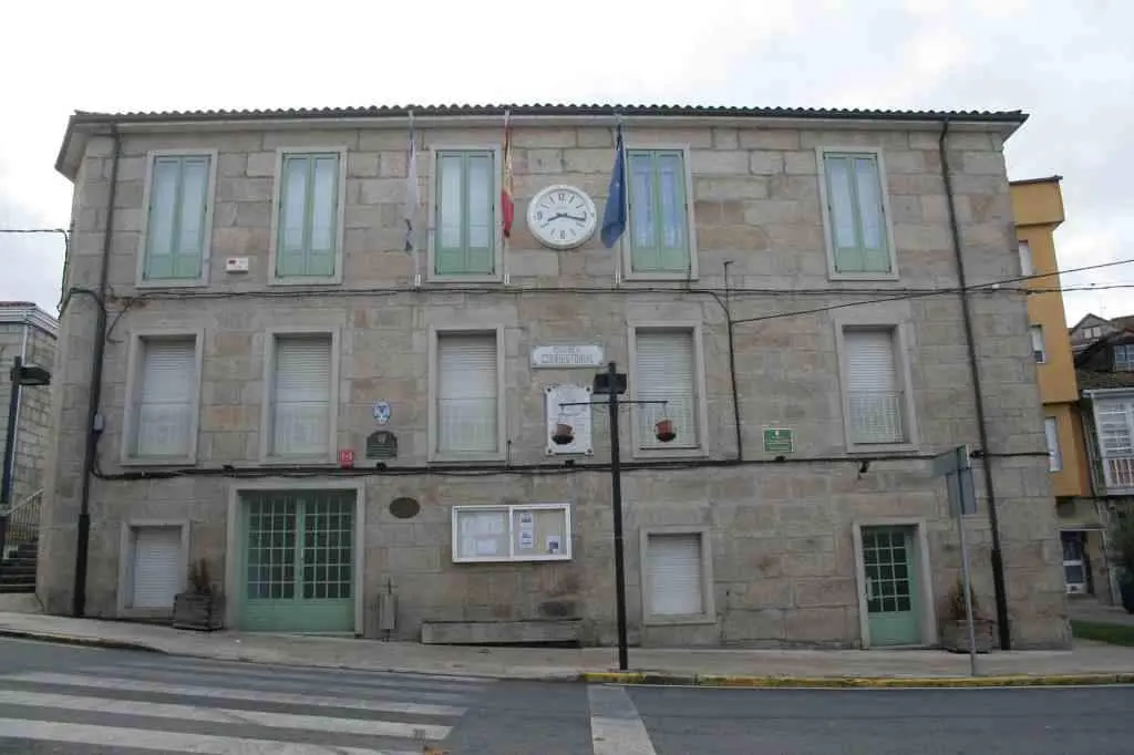 Casa do Concello de Maceda. (Foto: N&oacute;s Diario)