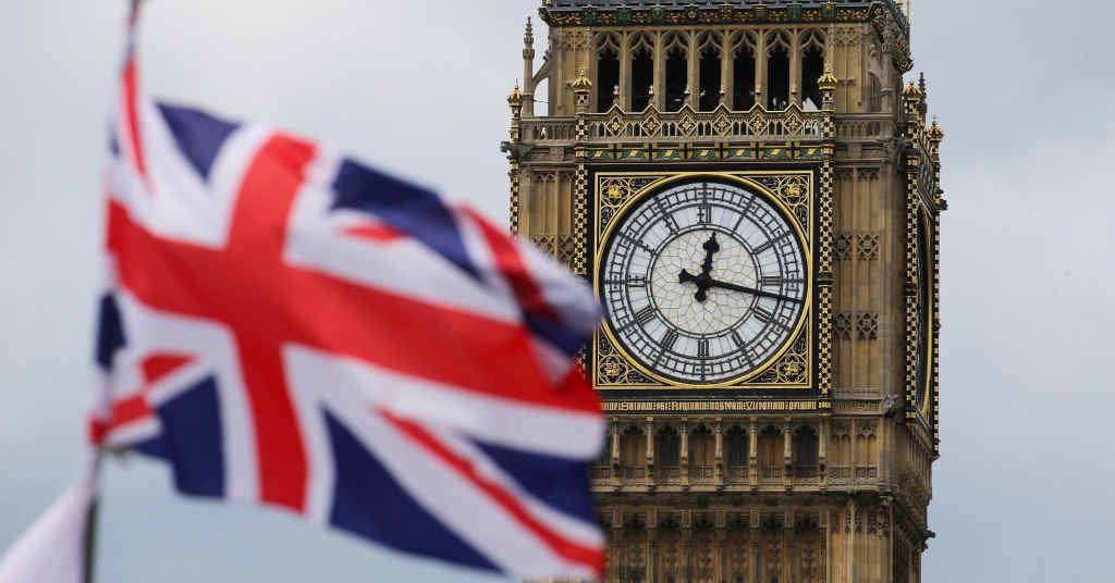 Bandeira do Reino Unido ante o 'Big Ben' (Foto: Michael Kappeler / DPA).