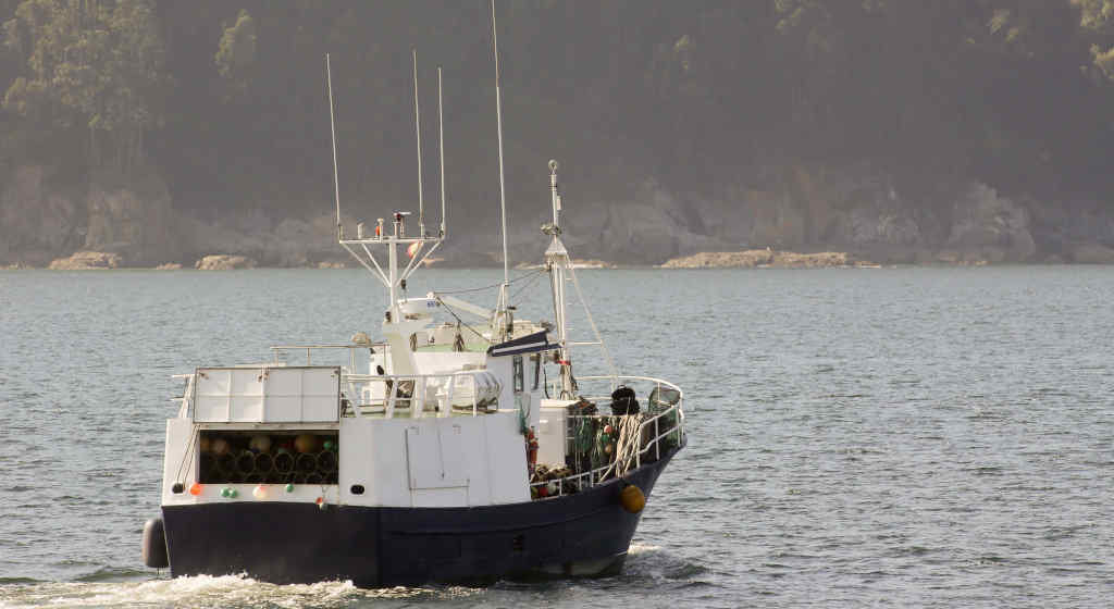 Un barco no prto de Viveiro (Foto: Carlos Castro / Europa Press).
