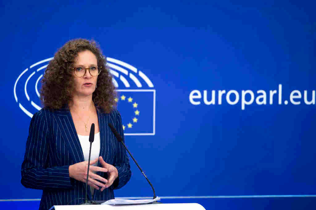 Sophie in't Veld, deputada dos Países Baixos no Parlamento da Unión Europea, presentou a terza feira o informe da Comisión de Investigación. (Foto: Parlamento Europeo)