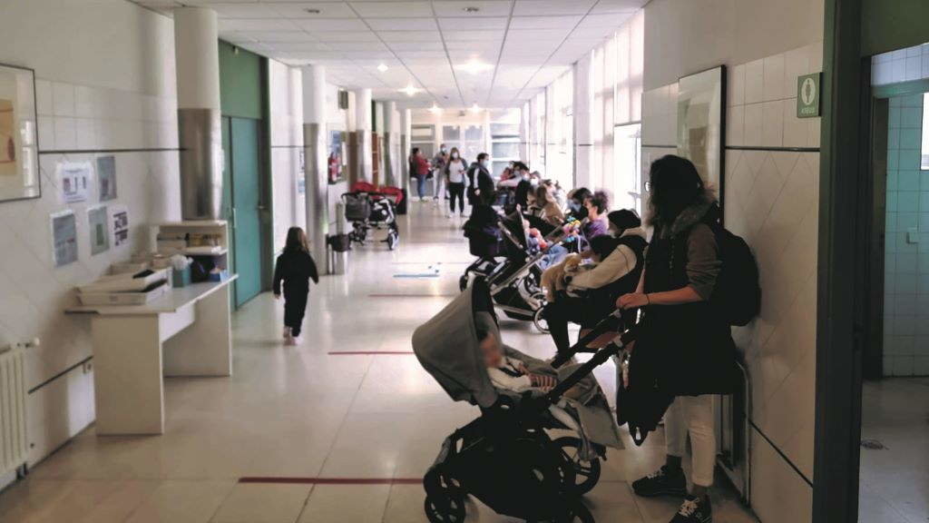 A infeccións respiratorias colapsaron esta semana as consultas de pediatría do Porriño. (foto: Nós Diario).