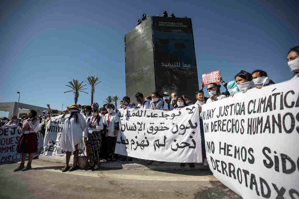 "Non hai xustiza climática sen dereitos humanos", berraron onte en Sharm El-Sheikh (Exipto) activistas polos dereitos civís e o clima. (Foto: Gehad Hamdy / dpa)
