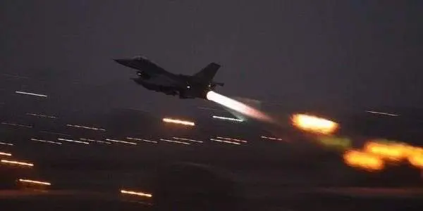 Avi&oacute;n empregado por Turqu&iacute;a no ataque contra localizaci&oacute;ns kurdas en Siria e Iraq (Foto: Ministerio de Defensa turco)