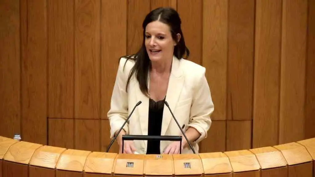 Olalla Rodil (BNG) acusou a Paula Prado (PP) de "pir&oacute;mana e incendiaria" (Foto: N&oacute;s Diario).