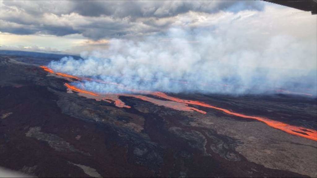 Riadas de lava procedentes do volcán Mauna Loa. (Foto: USGS)