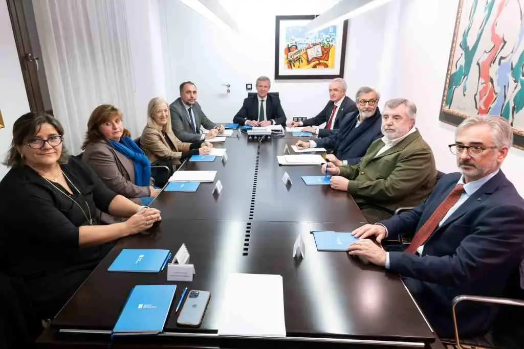 Rueda presidiu a xuntanza co Colexio de M&eacute;dicos a pasada terza feira (Imaxe: Xunta)