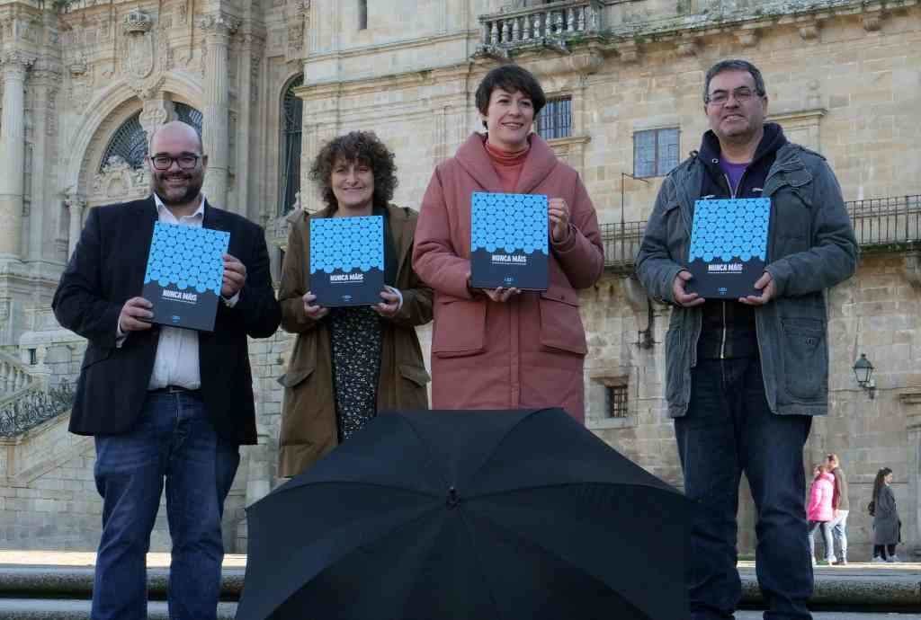 Rubén Cela, Goretti Sanmartín, Ana Pontón e Rafa Vilar, no Obradoiro.