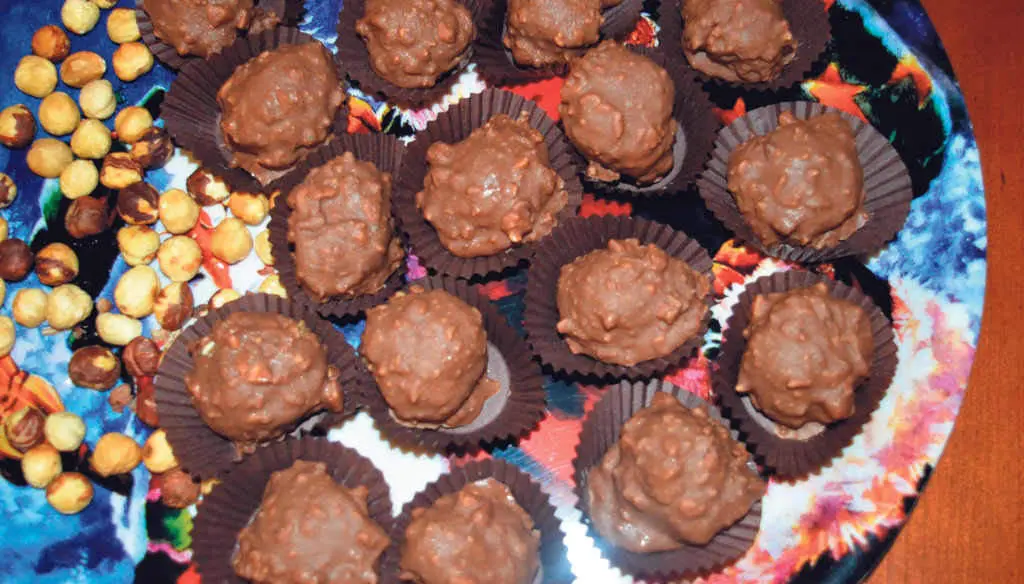 Doces de chocolate con arroz inchado e abel&aacute;s (Foto: Bolboretas no Bandullo).