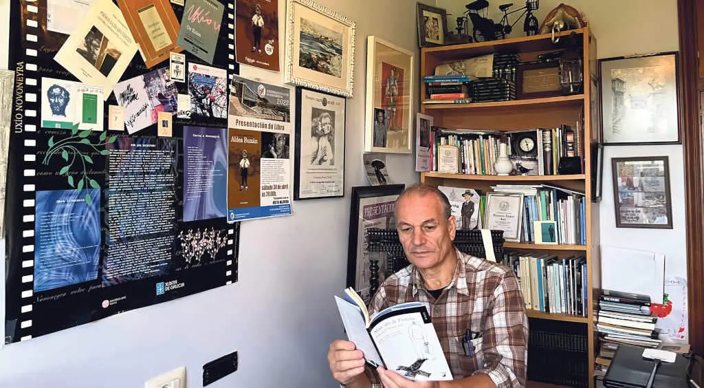 O poeta Francisco &Aacute;lvarez, 'Koki', aborda as caracter&iacute;sticas do exilio galego (Foto: N&oacute;s Diario).