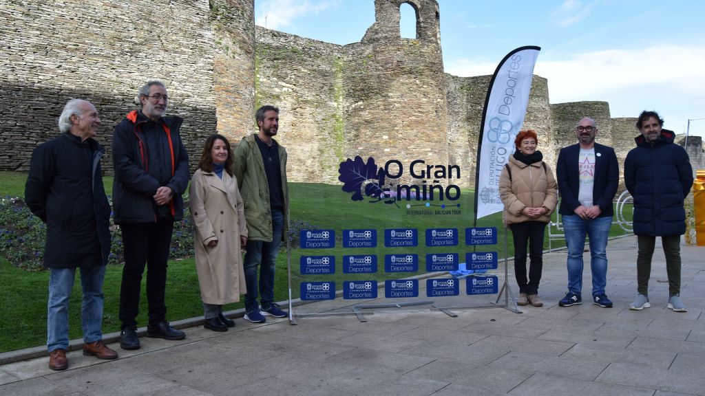 O acto de presentación da carreira tivo lugar ao pé da icónica Muralla de Lugo durante a xornada de onte. (Foto: Deputación de Ligo).