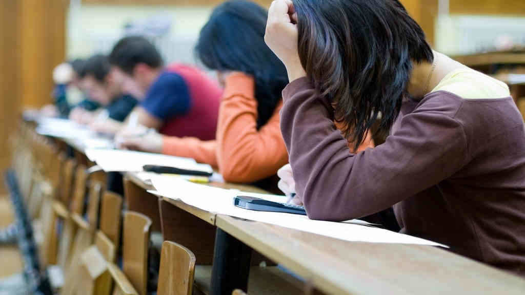 Alumnado durante a realización dunha proba. (Foto: Europa Press).