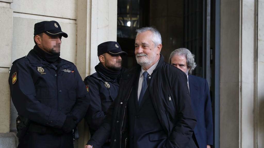 O ex presidente da Xunta de Andalucía José Antonio Griñán, á saída do xuízo polo caso ERE. (Foto: María José López / Europa Press)