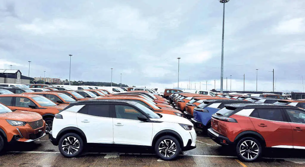 Autom&oacute;biles producidos na factor&iacute;a de Stellantis Vigo (Foto: Pedro Davila / Europa Press).