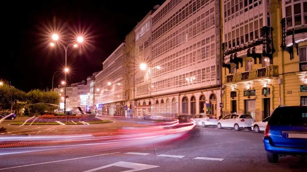 O transporte particular &eacute; a opci&oacute;n escollida por 70,5% da cidadan&iacute;a. (Foto: Luxian)